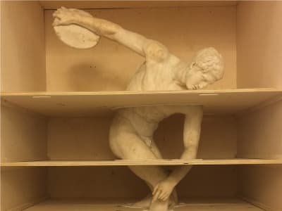 <h1> Exhibiting the Body: </h1>